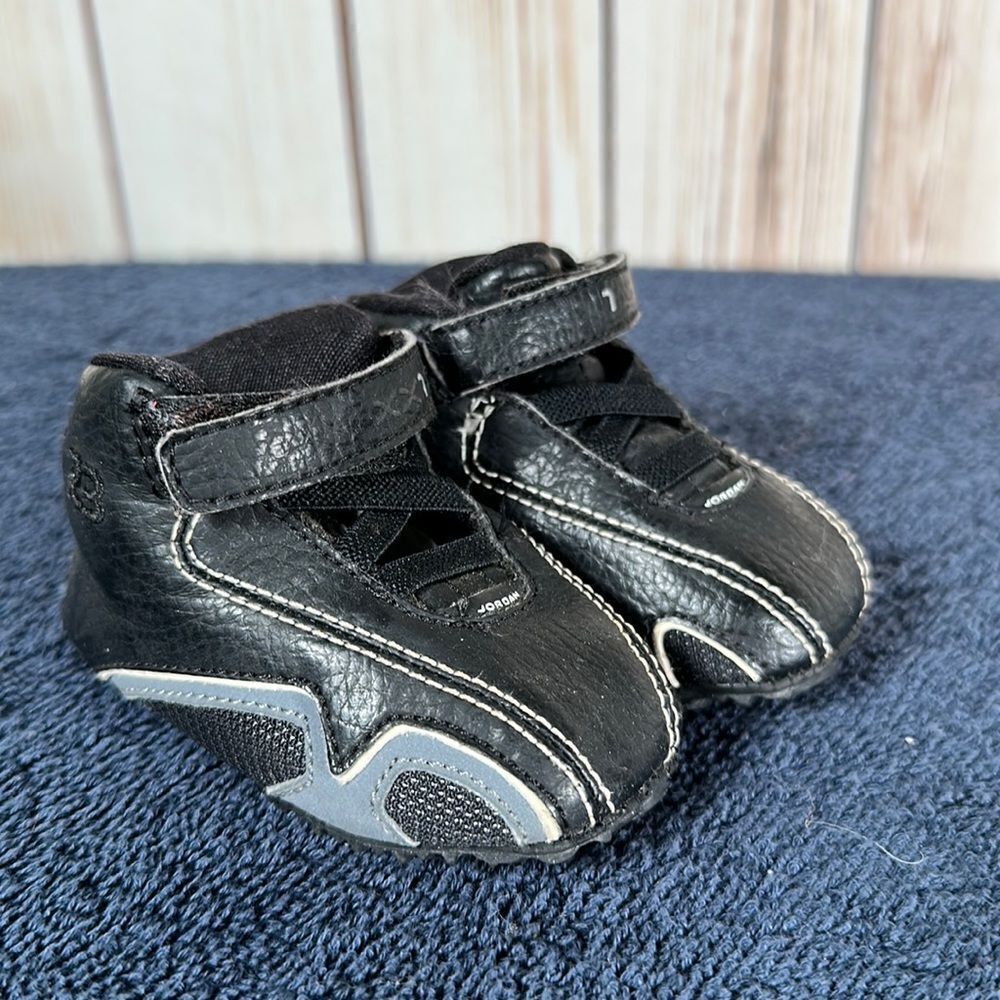 Jordan Crib Booties - sz 2C